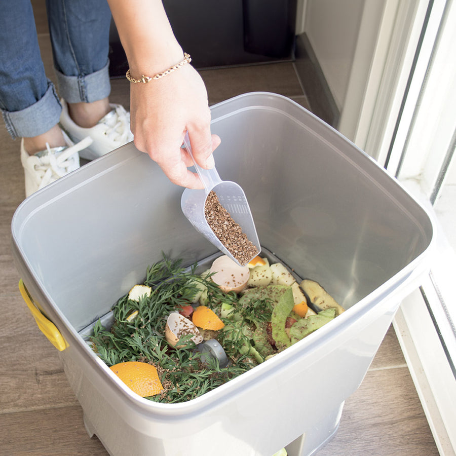 Kit composteur de cuisine + activateur de compost HOZELOCK — free download
