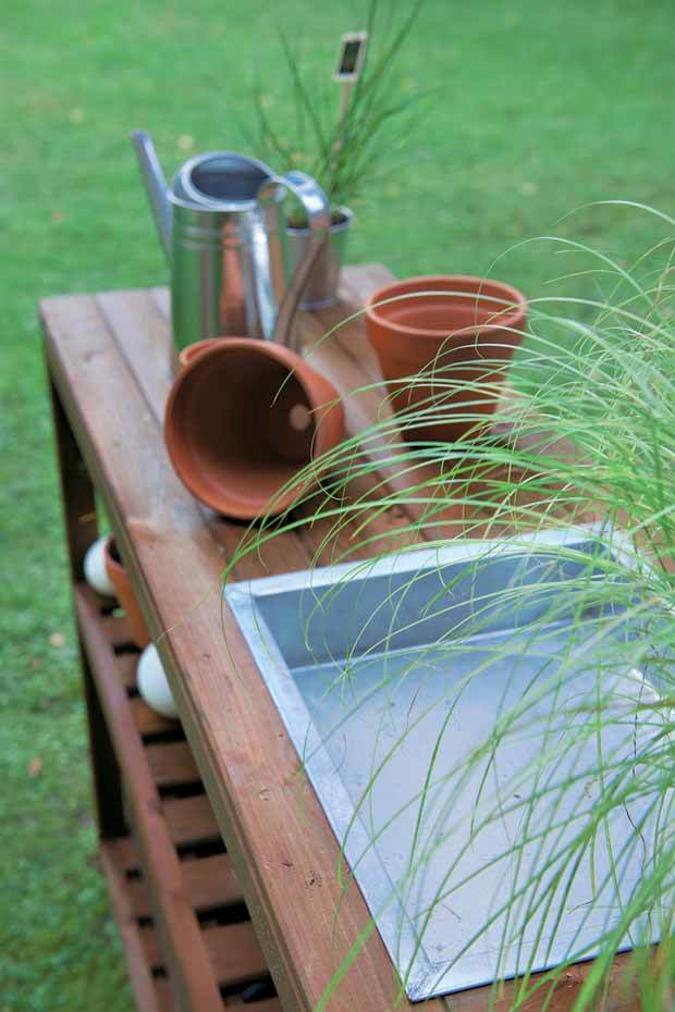 Table de préparation teintée brun - Matériel de jardin et outils de traitement des déchets